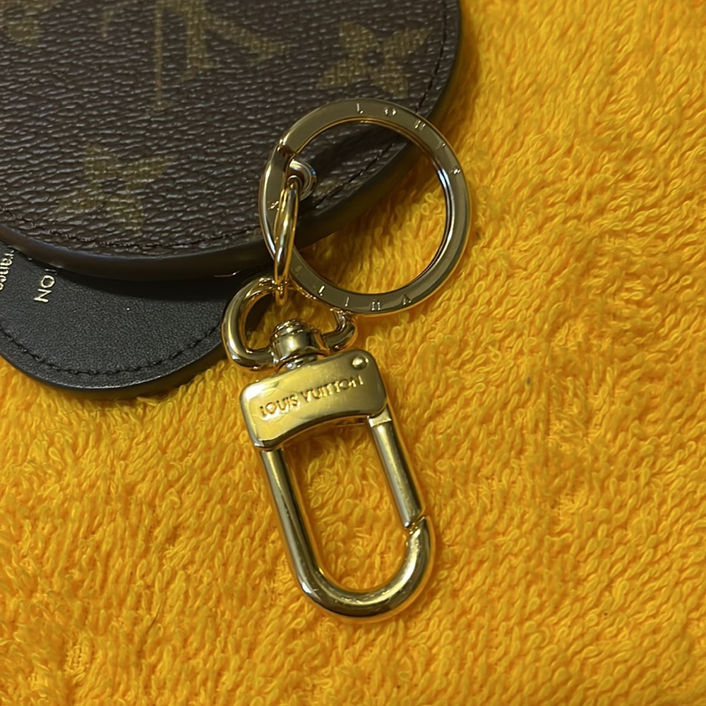 Authentic Louis Vuitton monogram reverse key holder/ bag charm - Picture 5 of 7